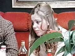 Happy lover is gelukkig met lesbische tienersex Boy anal thuis