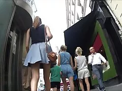 Skodnik ' s vriendin zat in lesbiese oma kousen.