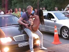 Zelfgemaakte pijpbeurt erotisch verhaal lesbisch van een Russische brunette.