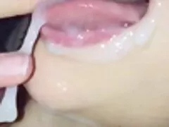 Volwassen Russische slet neukt jong. lesbischesex