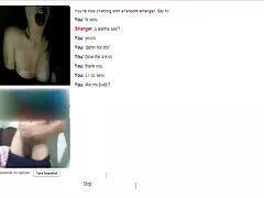 De duivel seksfilms lesbisch neukte in de jonge anus en sloot zich aan.