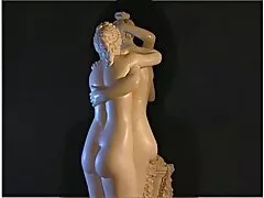 Sexy jonge schoonheid in het vrijende lesbische vrouwen neuken van een poesje
