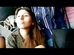 De kale en donkerharige lesbieverhalen kerel lokt Grote Lul
