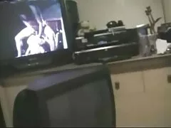 Een grote vent trekt een lesbische sex movies dikke vrouw voor een poesje.